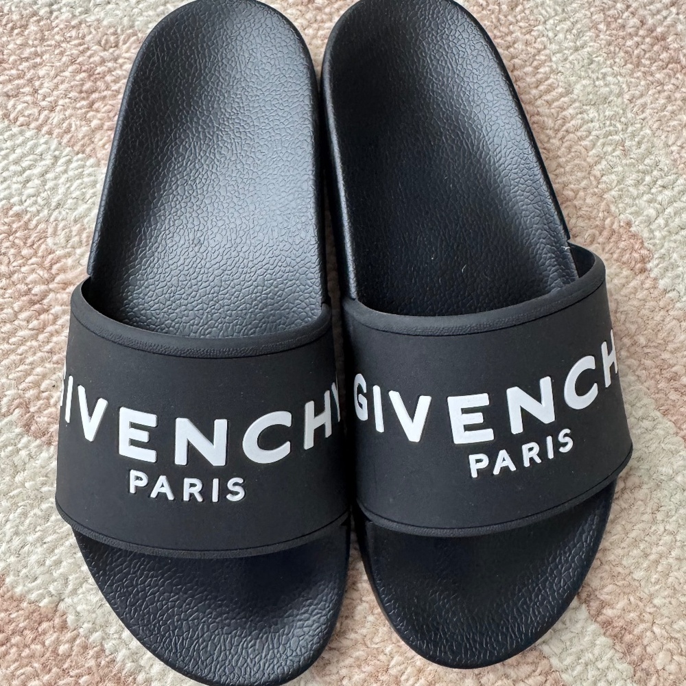 Givenchy pool slides
